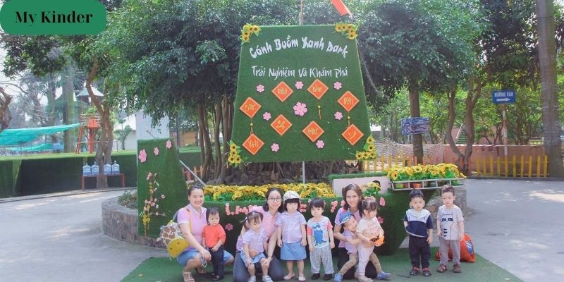 Buổi hoạt động ngoài trời của cô trò trường My Kinder